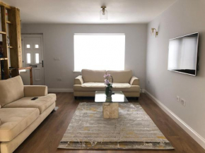 Cozy House with Free Parking & WiFi near Maryland Station